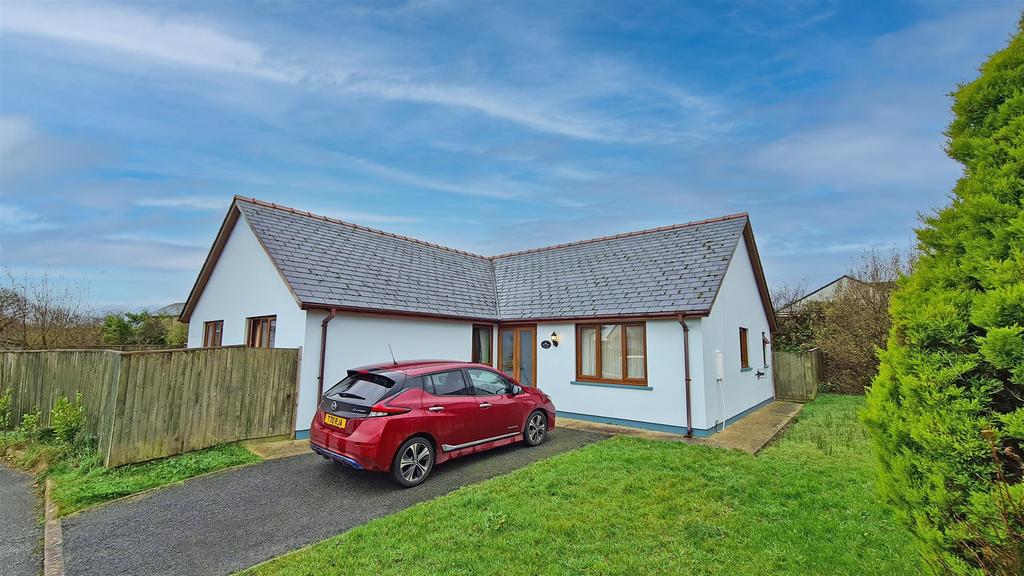 The Grove, Hook, Haverfordwest 4 bed detached bungalow £280,000