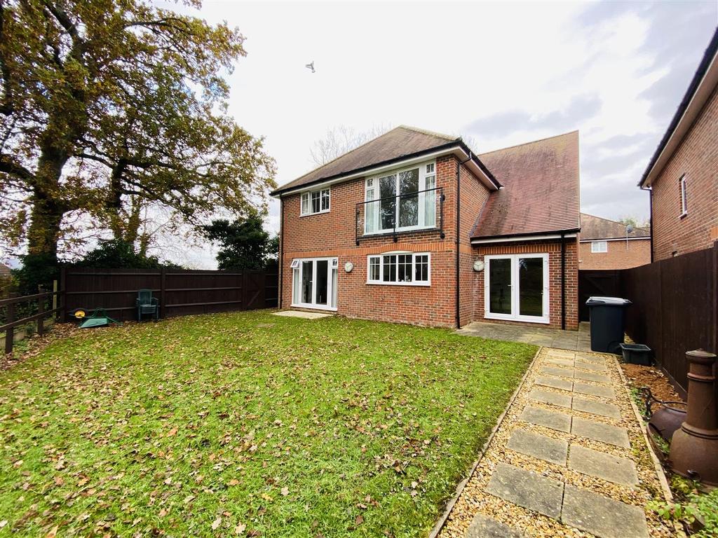 The Causeway, Petersfield 4 bed detached house £750,000