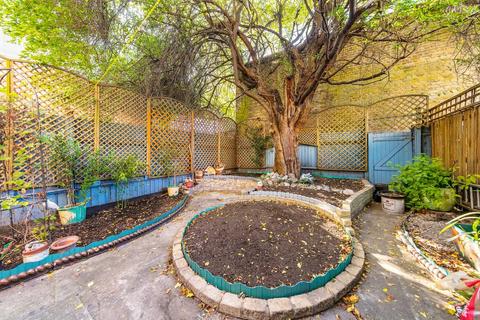 3 Blenheim Gardens, London, SW2 5EU