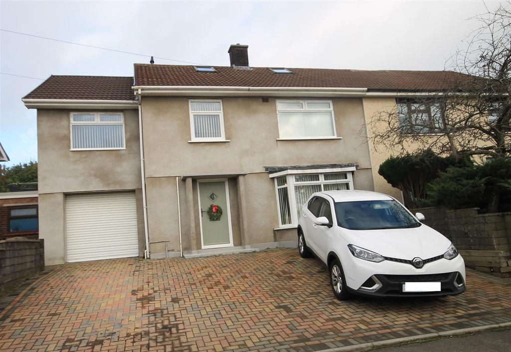 Brynglas, Penyrheol, Caerphilly 3 bed semidetached house £220,000