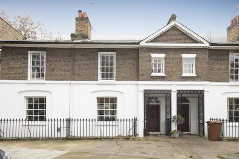 15 Addington Square, London, SE5 7JZ
