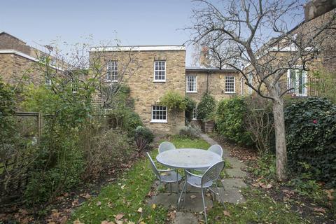 15 Addington Square, London, SE5 7JZ
