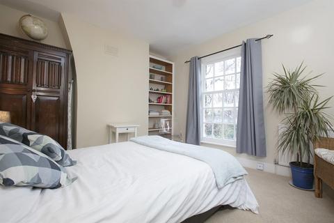 15 Addington Square, London, SE5 7JZ