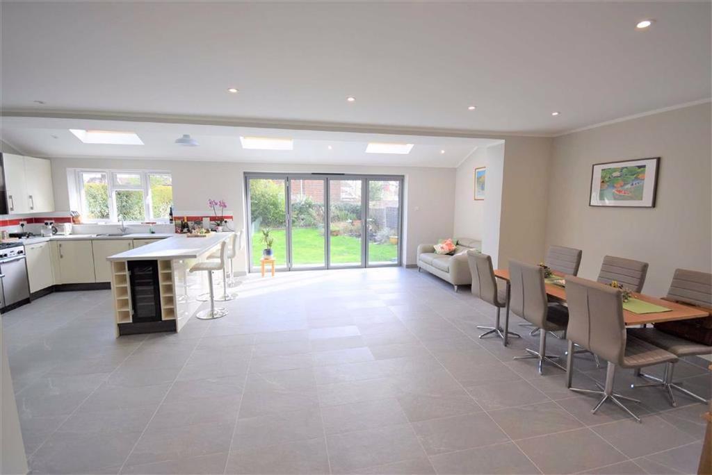 Brockenhurst Road, Aldershot, Hampshire 4 bed detached house £572,500