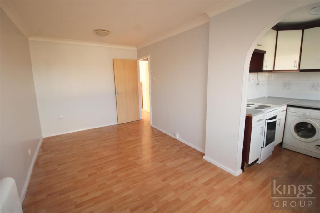 Crouch Court, Harlow 1 bed flat £825 pcm (£190 pw)