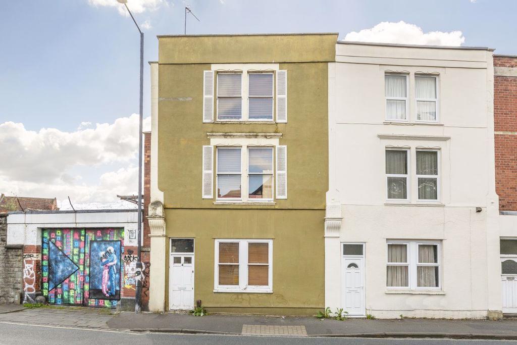Argus Road, Bedminster 6 bed house £2,580 pcm (£595 pw)