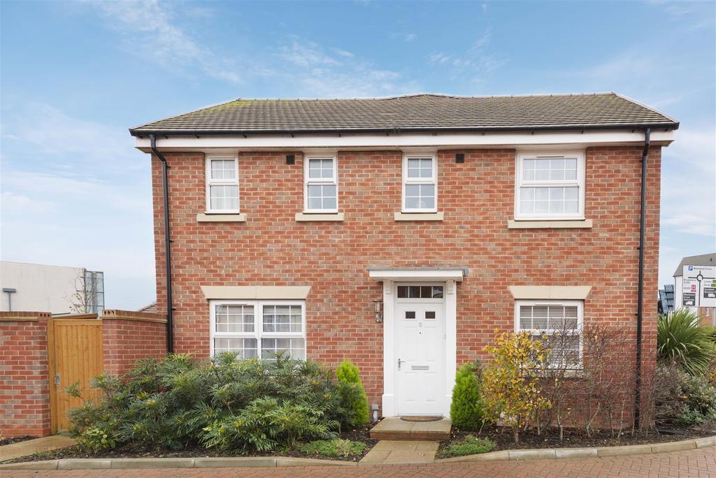 Castle Drive, Margate 3 bed semidetached house £265,000