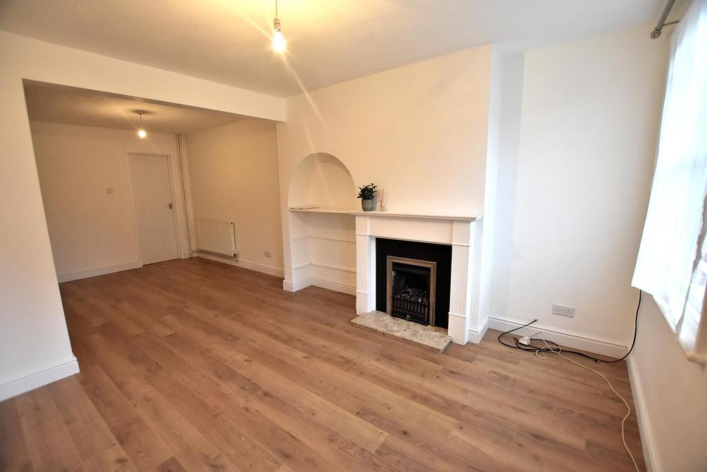 Tenterfield Road, Maldon, Essex, CM9 2 bed cottage £950 pcm (£219 pw)