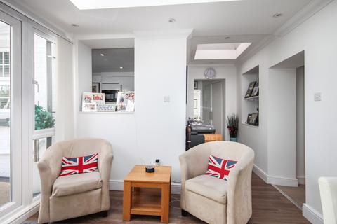 undefined, East Street, Farnham, Surrey, GU9