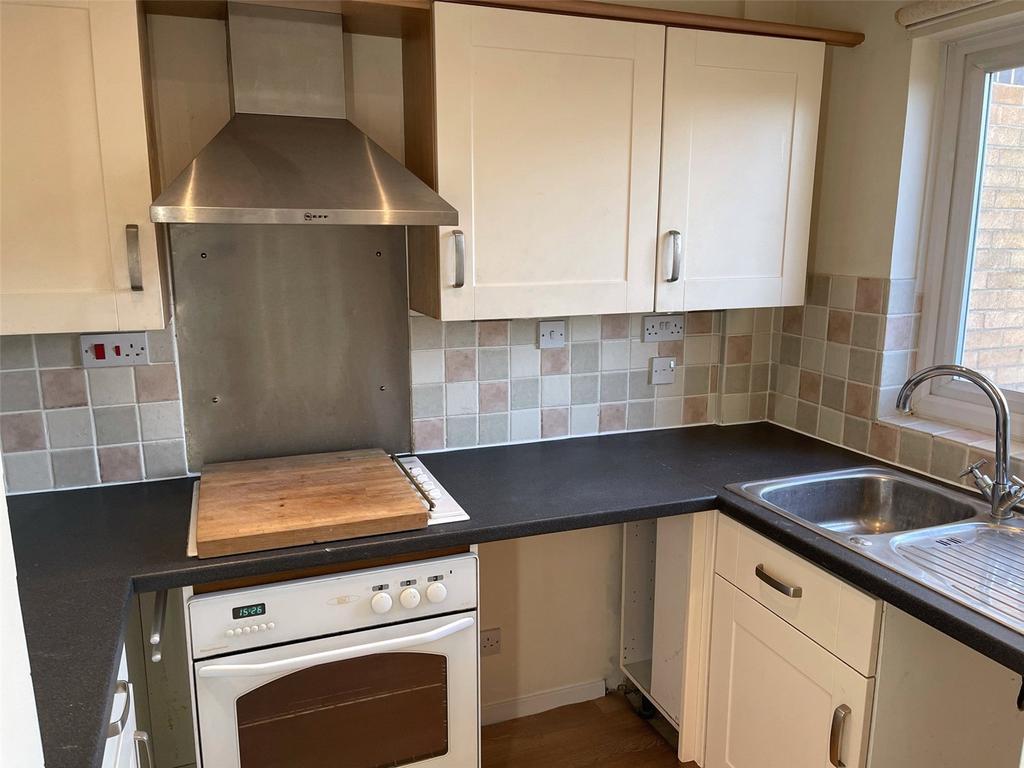 Oakridge Close, Abbeymead, Gloucester, GL4 2 bed terraced house £163,000