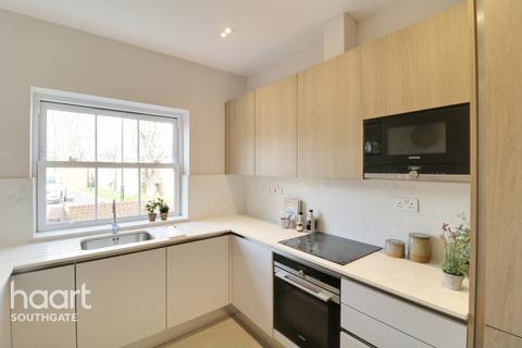 4 Accommodation Road, Barnet, EN4 8FT