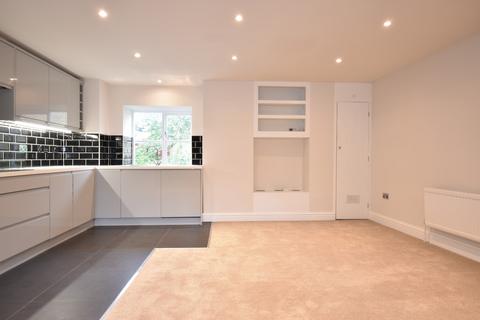 2 bedroom apartment to rent, Dyer Street , Cirencester