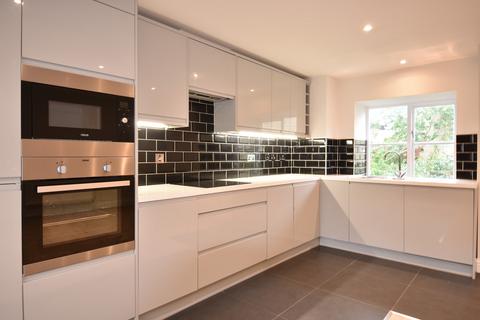 2 bedroom apartment to rent, Dyer Street , Cirencester