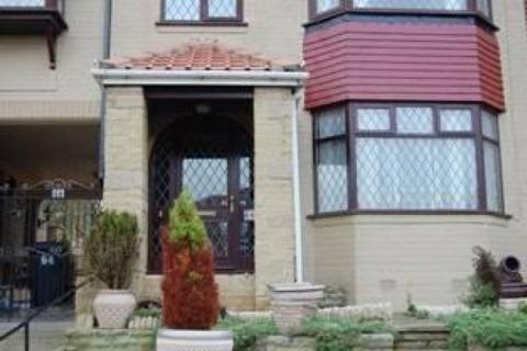 7 bedroom house share to rent, Newland Park Drive