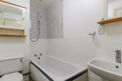 1 bedroom flat for sale, James Lee Square, EN3