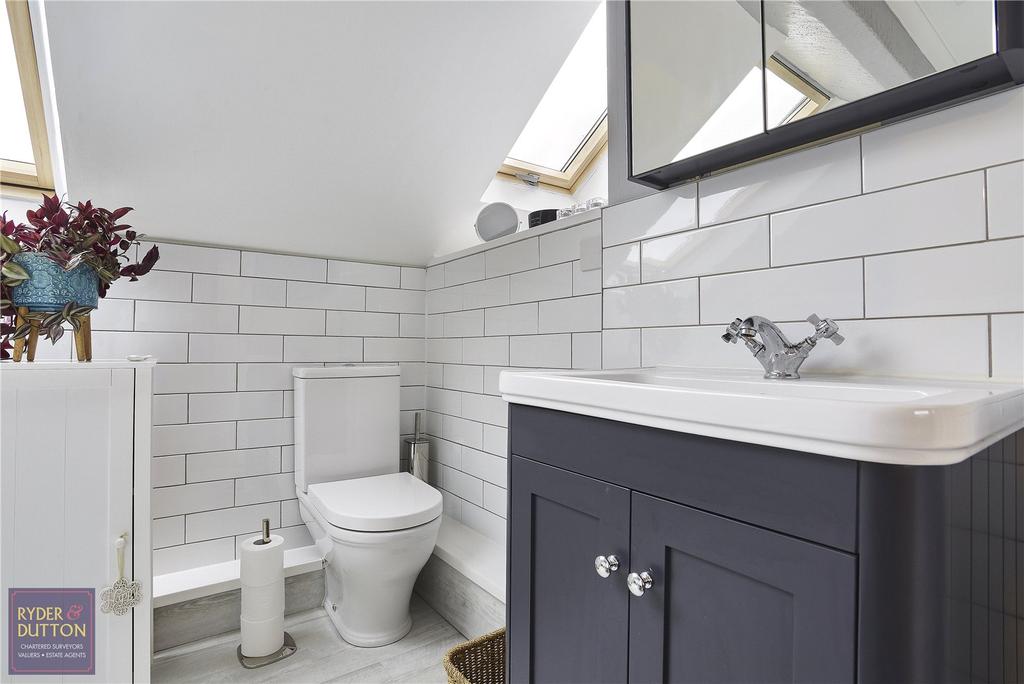 En-Suite Bathroom