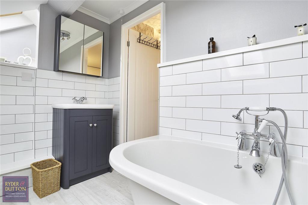 En-Suite Bathroom