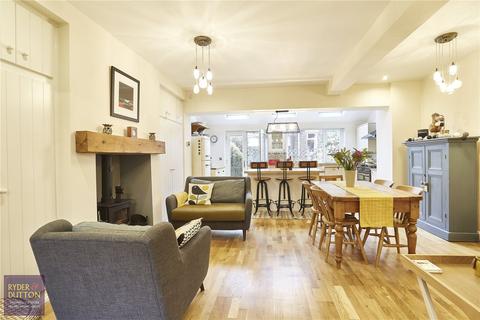 7 Rush Hill Terrace, Uppermill, Oldham, OL3 6JB