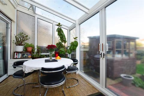 6 Lymington Close, London, SW16 4QL
