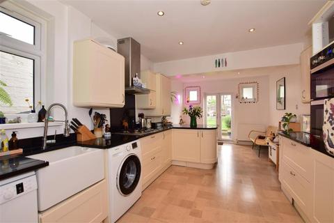 30 Castleton Road, London, E17 4AR