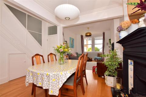30 Castleton Road, London, E17 4AR