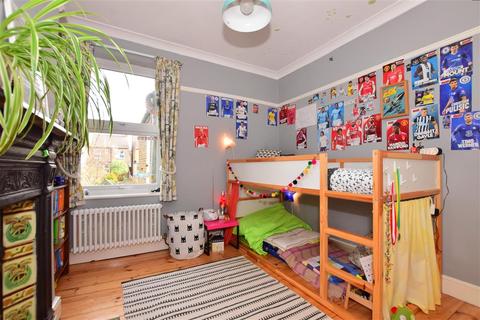 30 Castleton Road, London, E17 4AR