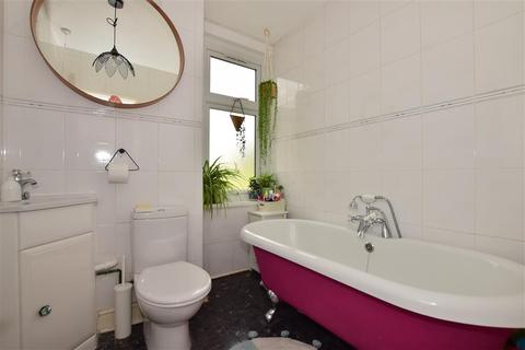 30 Castleton Road, London, E17 4AR