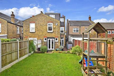 30 Castleton Road, London, E17 4AR