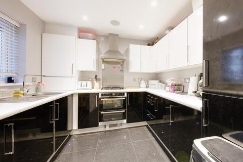 40 Whitworth Avenue, Romford, RM3 7GP