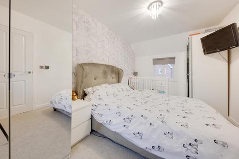 40 Whitworth Avenue, Romford, RM3 7GP