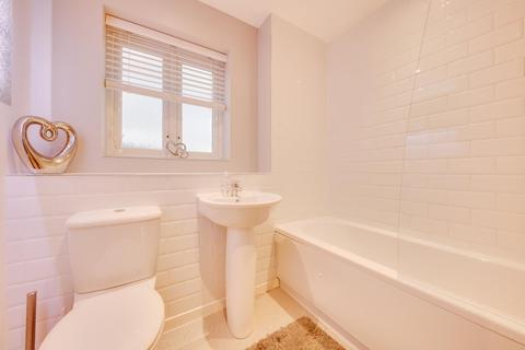 40 Whitworth Avenue, Romford, RM3 7GP