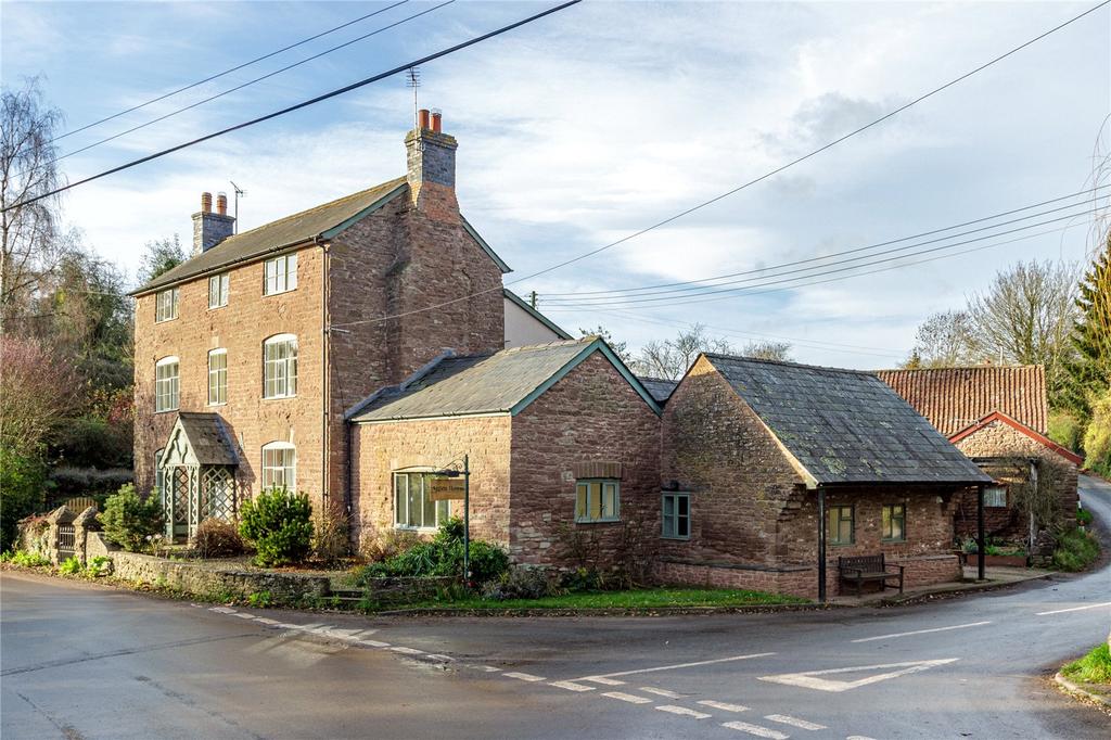 Hoarwithy, Hereford, Herefordshire, HR2 8 bed detached house £600,000