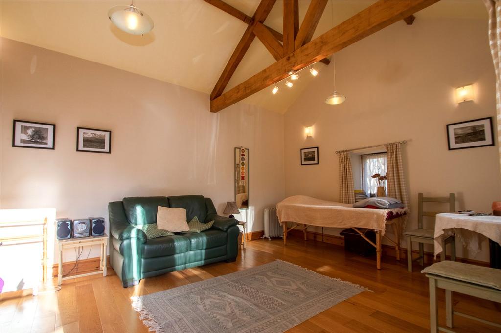 Stable Bed/Stting Rm