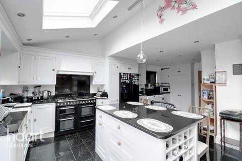 19 Braintree Close, Luton, LU4 0QX