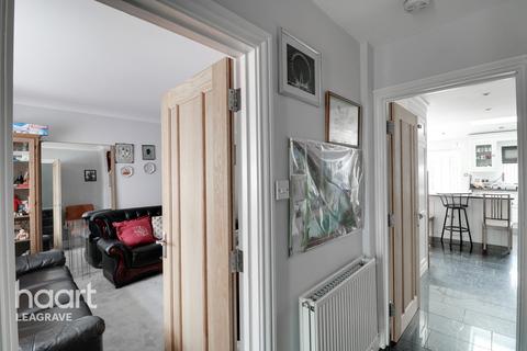 19 Braintree Close, Luton, LU4 0QX