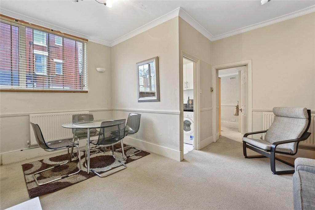 Munster Road, Fulham, London 1 bed flat £1,100 pcm (£254 pw)