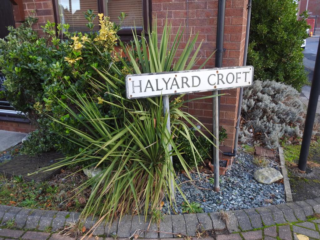 Halyard Croft, Hull, Yorkshire, HU1 2 bed terraced house £165,000