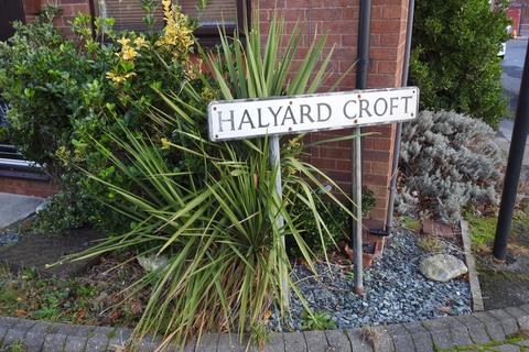 1 Halyard Croft, Hull, HU1 2EP