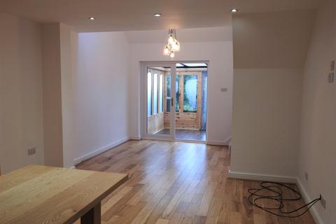 1 Halyard Croft, Hull, HU1 2EP