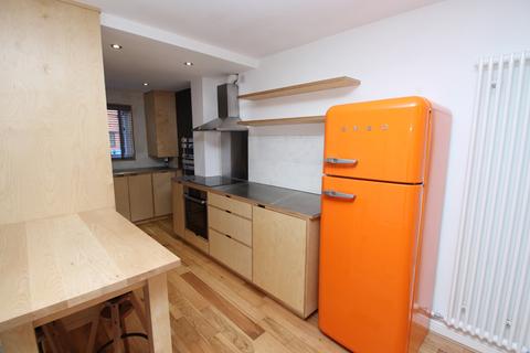 1 Halyard Croft, Hull, HU1 2EP