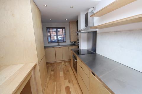 1 Halyard Croft, Hull, HU1 2EP