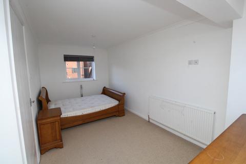 1 Halyard Croft, Hull, HU1 2EP