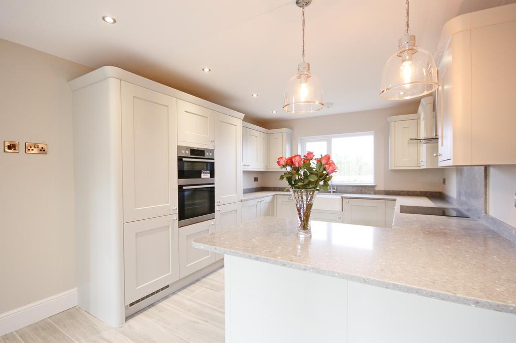 Kitchen/Dining Area