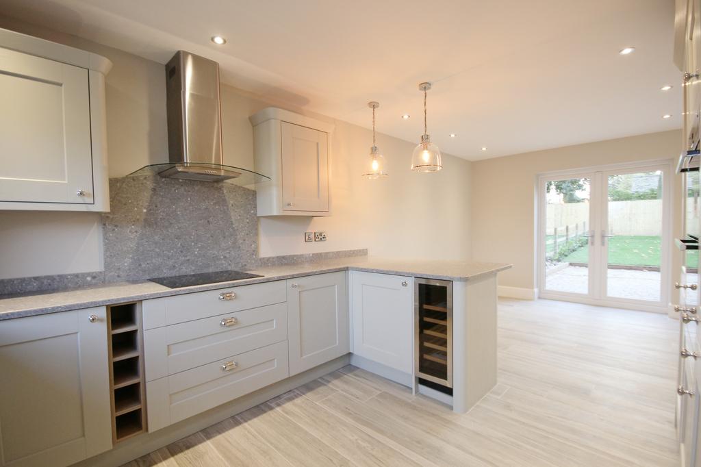 Kitchen/Dining Area