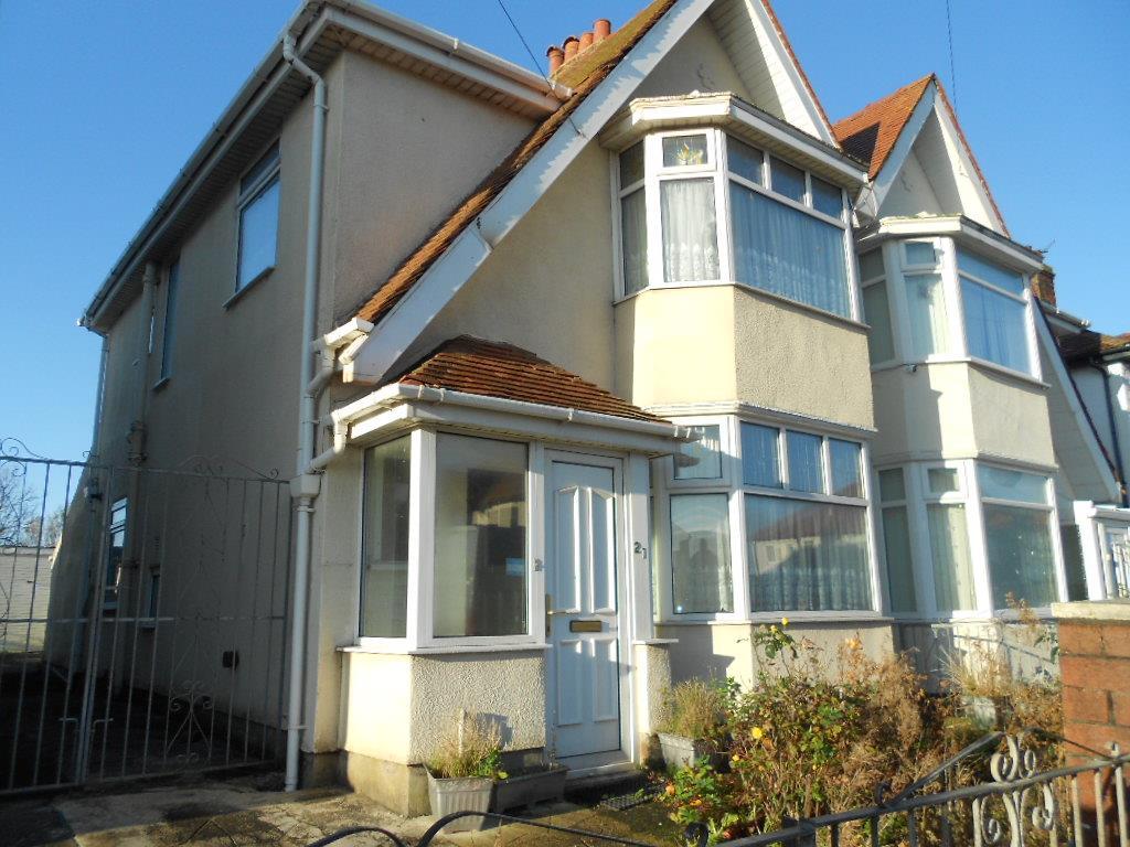 riversleigh-avenue-blackpool-fy1-2sb-3-bed-semi-detached-house-105-000