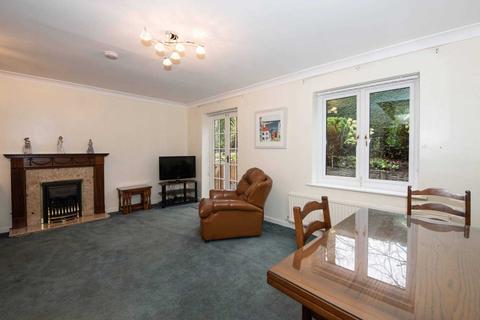 6 Cadogan Place, Salford, M7 4LQ