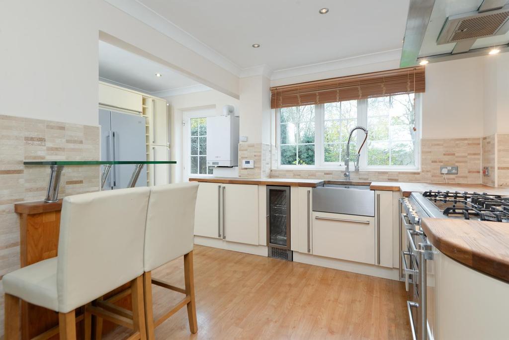 Kitchen/Breakfast Ro