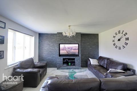 32 Bembridge Gardens, Luton, LU3 3SJ