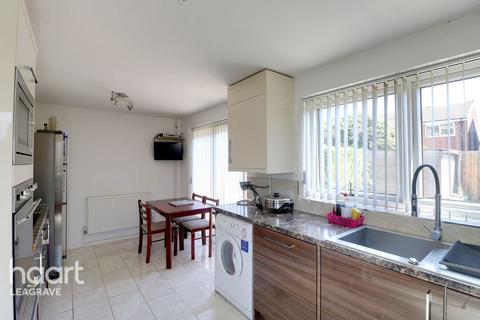 32 Bembridge Gardens, Luton, LU3 3SJ