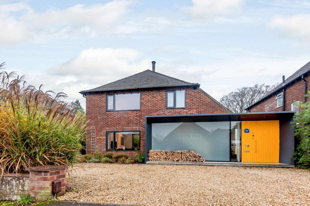 Woodfield Drive, Winchester, Hampshire, SO22 4 bed detached house £